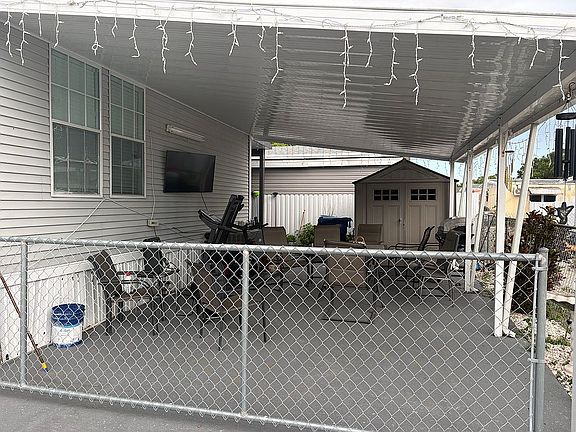 5th image of 1110 SW 127th Ct