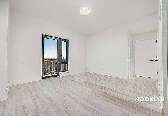 5th image of 1510 Gates Ave Penthouse 9