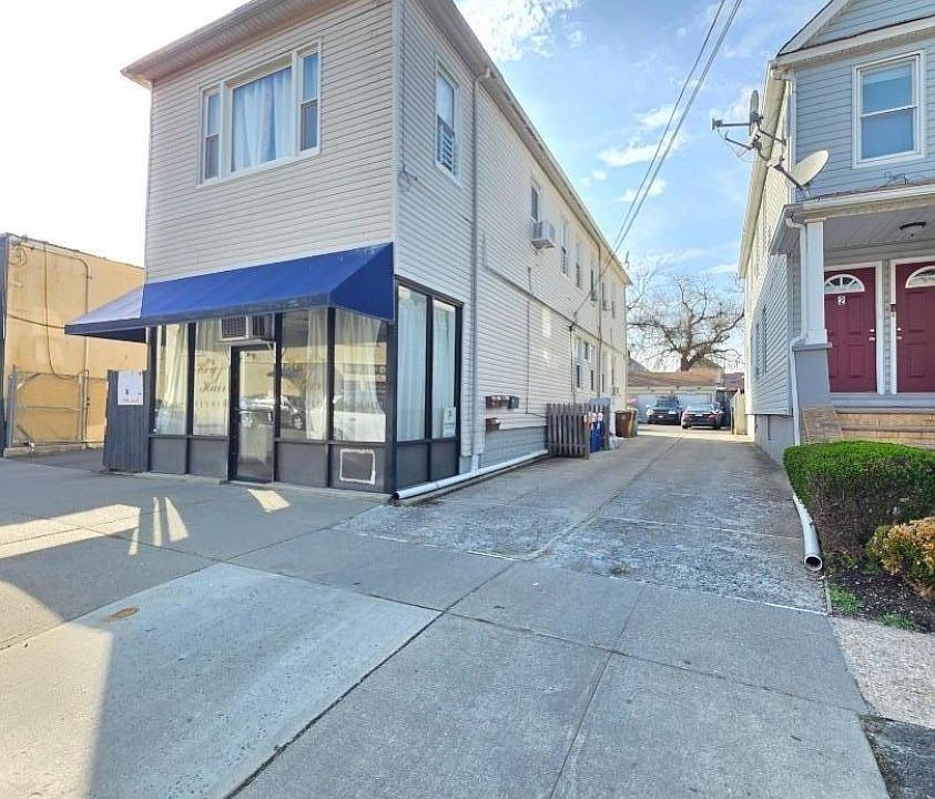 1st image of 15 E Price St