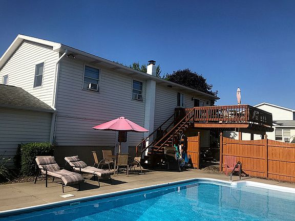 4th image of 2815 Sharon St