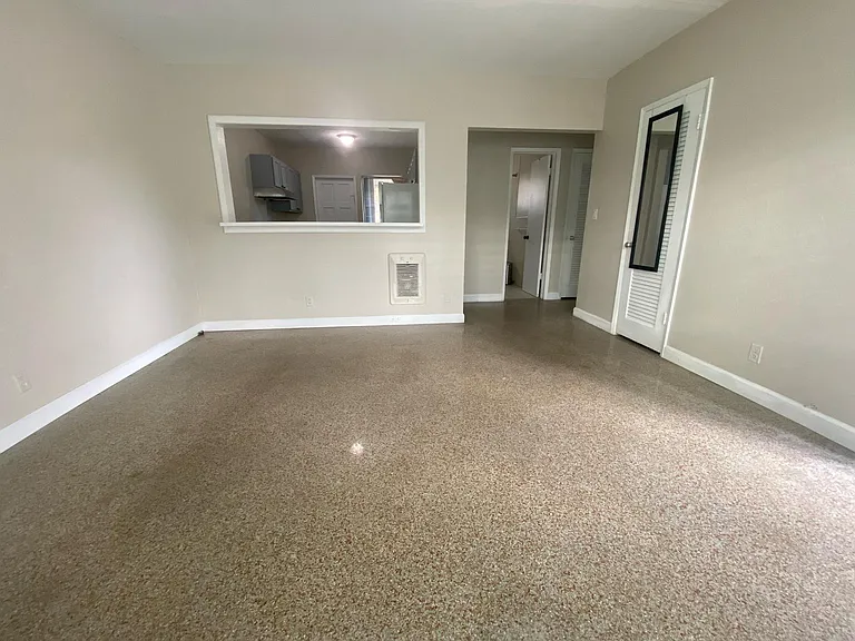 1723 NE 15th Ave — Photo 6