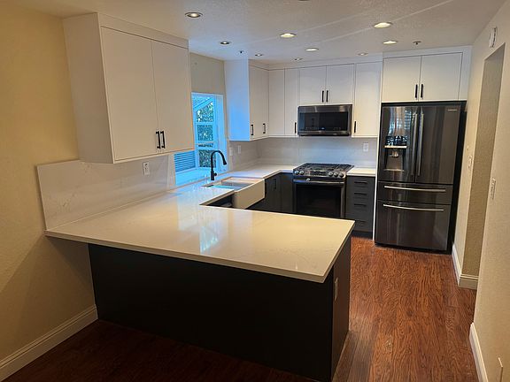 2nd image of 32 Valley West Cir