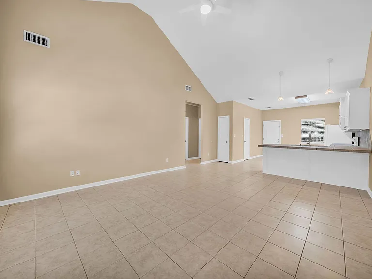 1213 Oxon Run — Photo 3