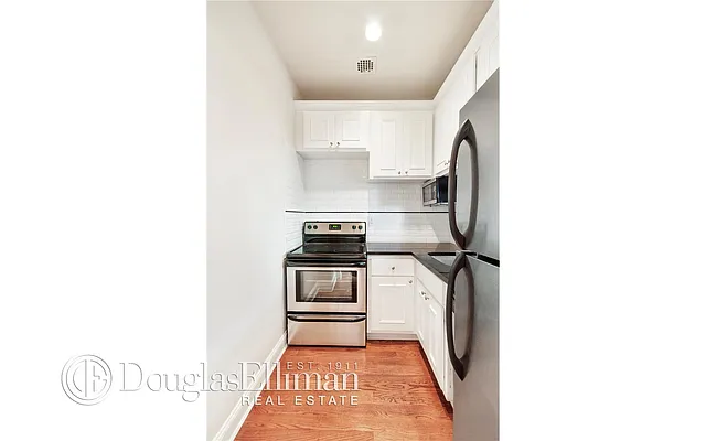 Rented by Douglas Elliman | media 3