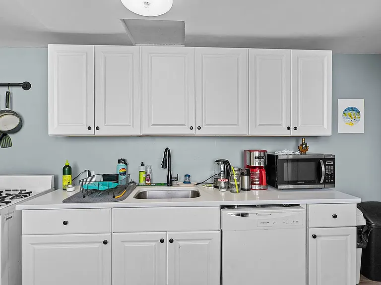 223 Gano St #STREET3 — Photo 24