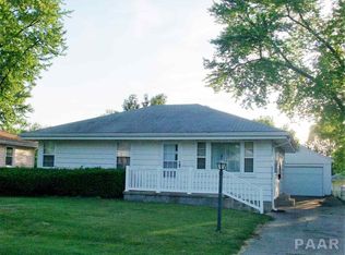 1513 S 3rd St, Pekin, IL 61554