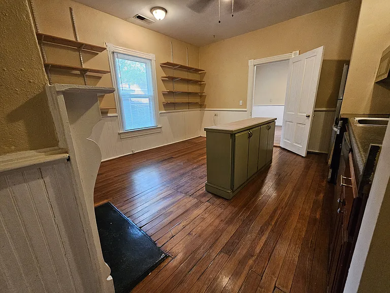 465 Cameron St SE — Photo 6