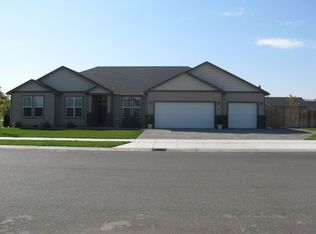 10402 Maple Dr, Pasco, WA 99301