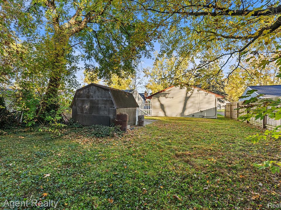 241 W Yale Ave, photo 18