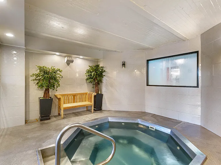 Alden Park Luxury Apartments — Photo 35