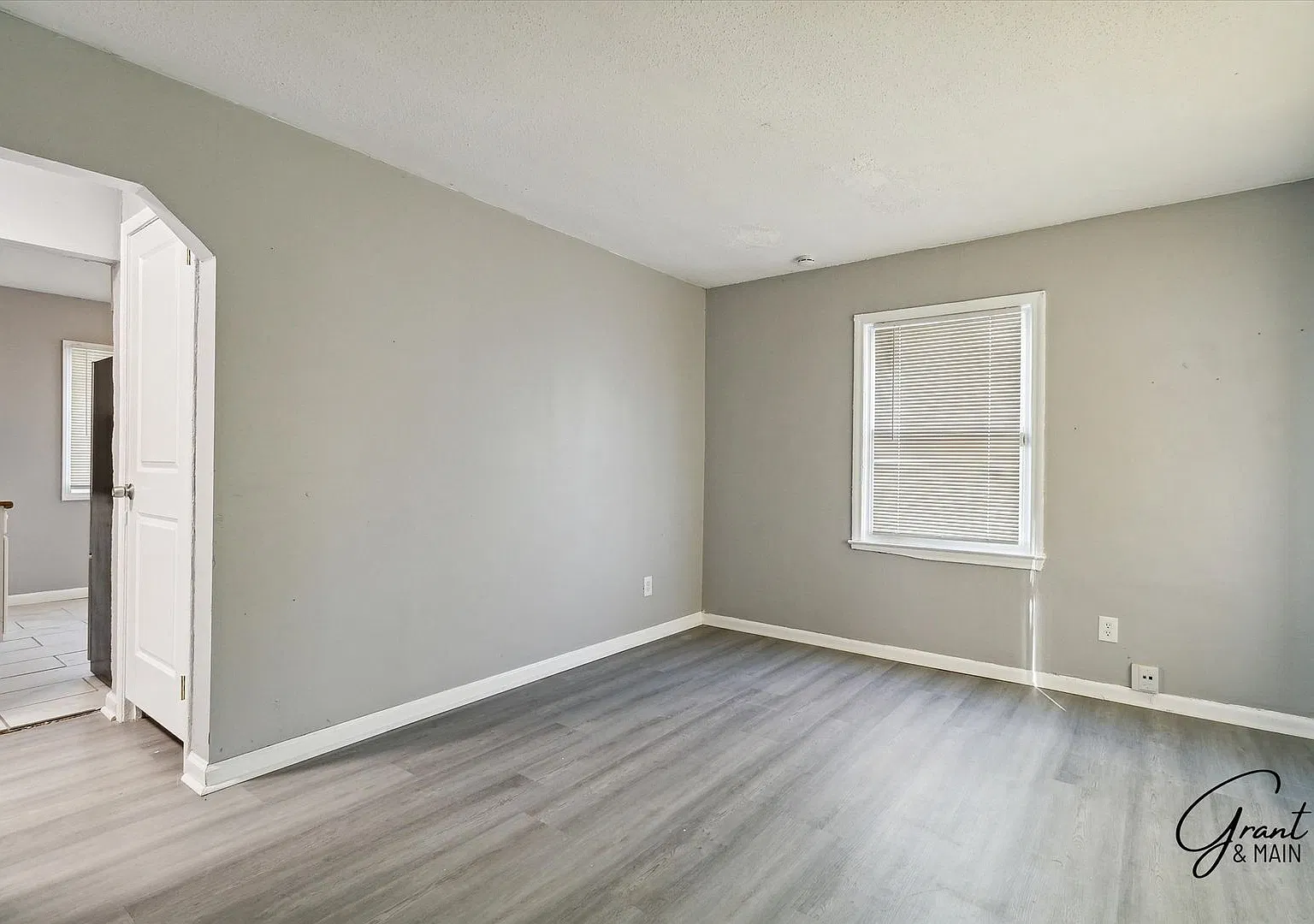 3 bedroom bungalow - $1300 — Photo 4