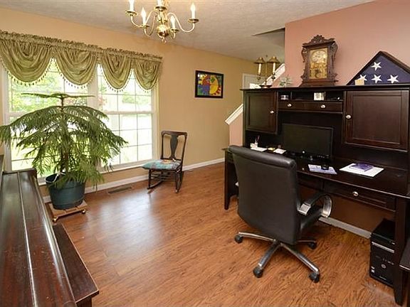 4th image of 678 Jewelweed Ct