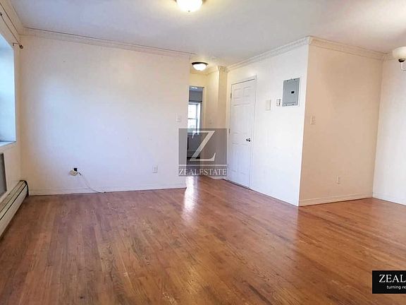 4th image of 850 Bergen St APT 2