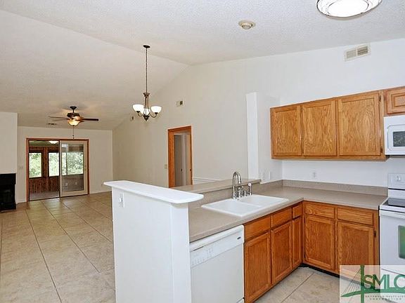5th image of 50 Bull River Bluff Dr