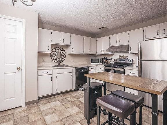 4th image of 3 Northbrook Drive #307
