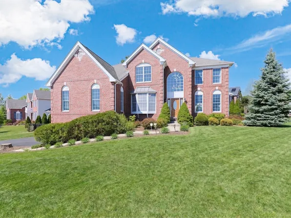 3 York Cir, East Walpole, MA 02032