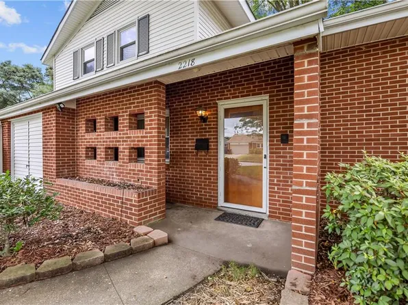 2218 Haywood Ave, Chesapeake, VA 23324