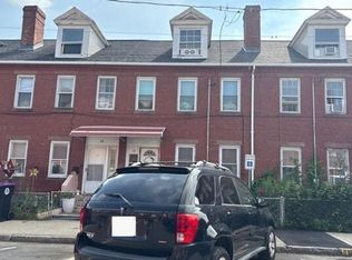 16 Center St, Holyoke, MA 01040