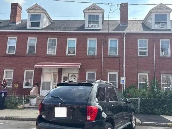 16 Center St, Holyoke, MA 01040