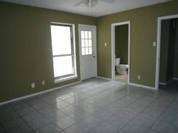4th image of 2515 White Deer Ln