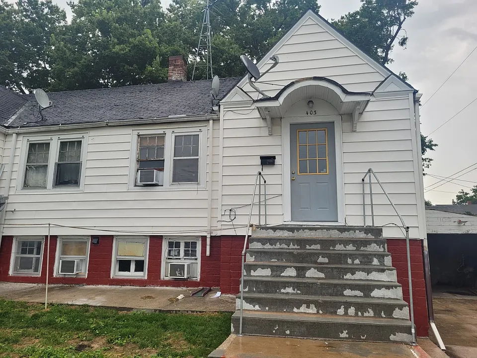 403 S Pine St #403
