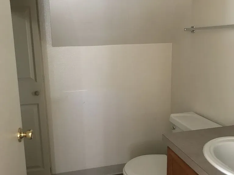 519 E Florida Ave — Photo 17