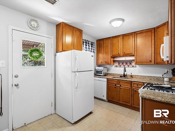 5th image of 2851 Pinetucky Rd