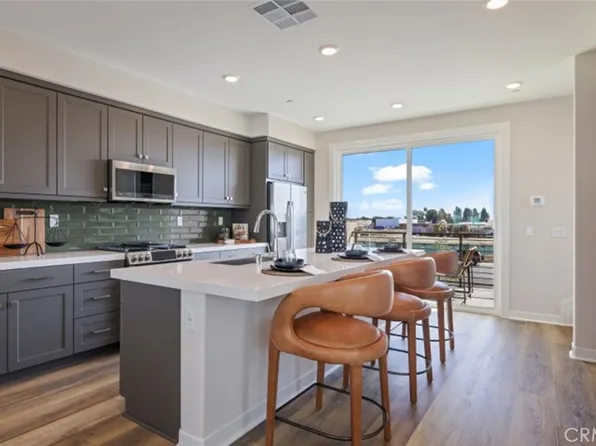 1693 W Lincoln Ave Unit 101, Anaheim, CA 92801