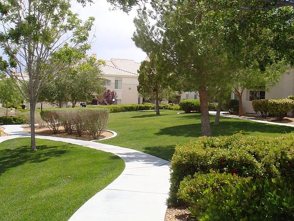 Lush Courtyards