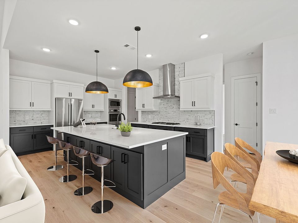 1st image of 107 Craigmore Dr