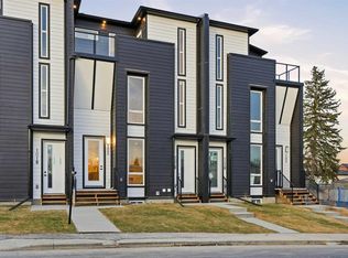 212 S 32nd Ave NE #102, Calgary, AB T2E2G7