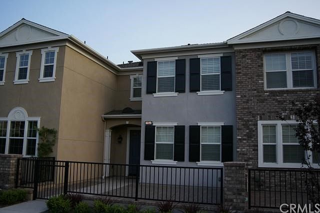 Large brick paver patio perfect for entertaining!