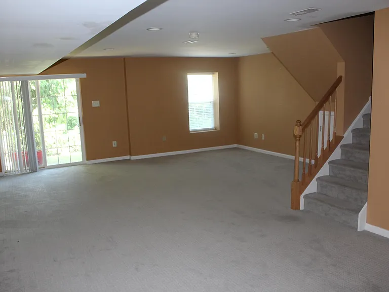 102 Whistling Swan Ln — Photo 17