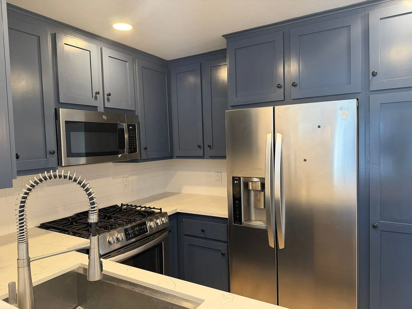 Top-Floor Harbor Walk Apartment - Updated 1 Bedroom — Photo 4