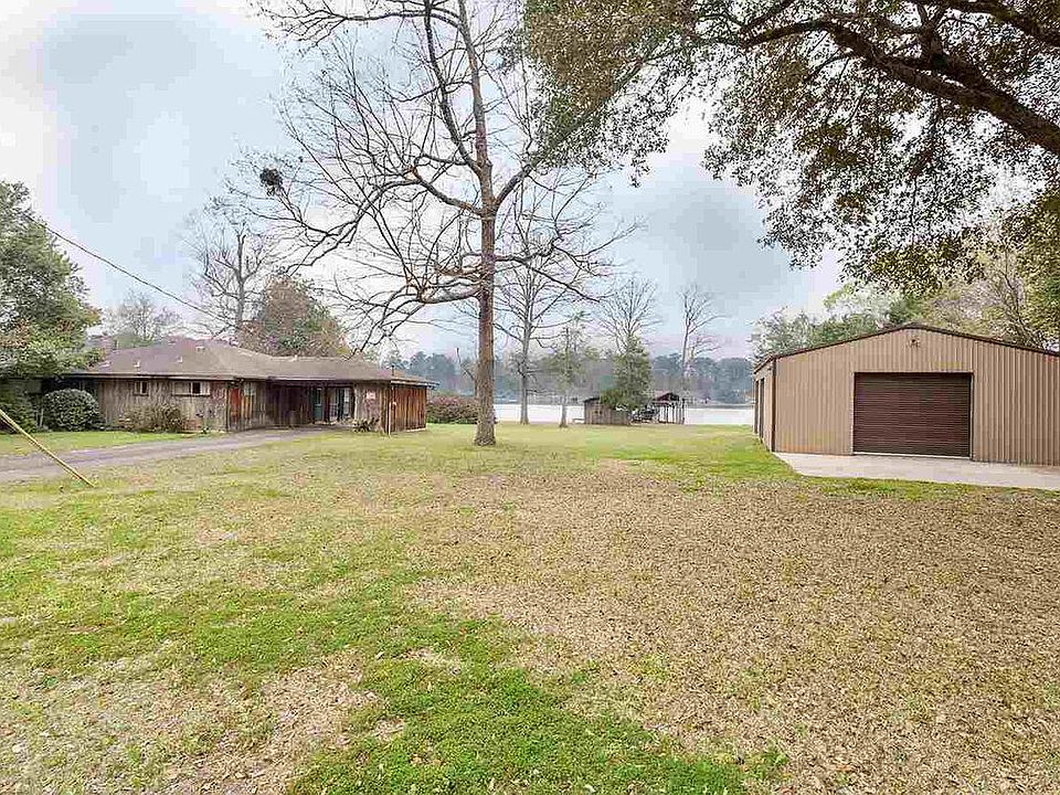 1st image of 818 Sherwood Forest Dr