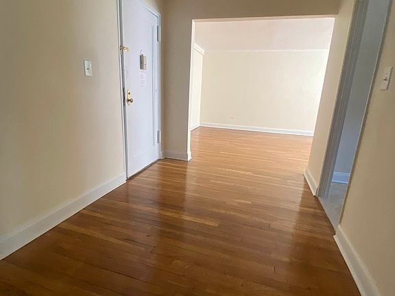 2nd image of 87-01 Midland Pkwy #5J