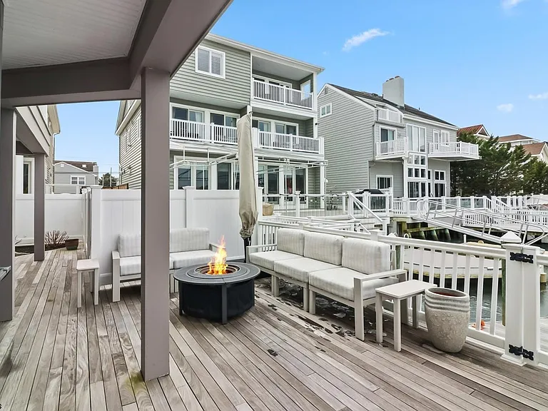 302 N Nassau Ave — Photo 14