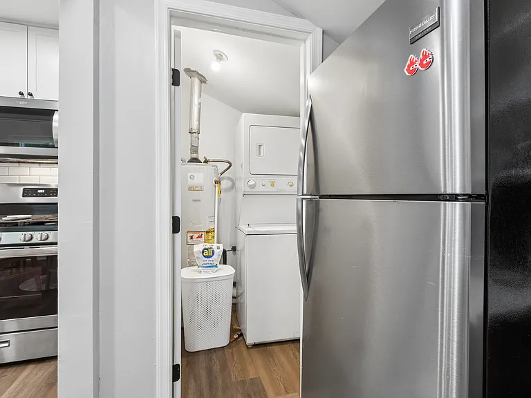 1453 Oakcrest Dr — Photo 13