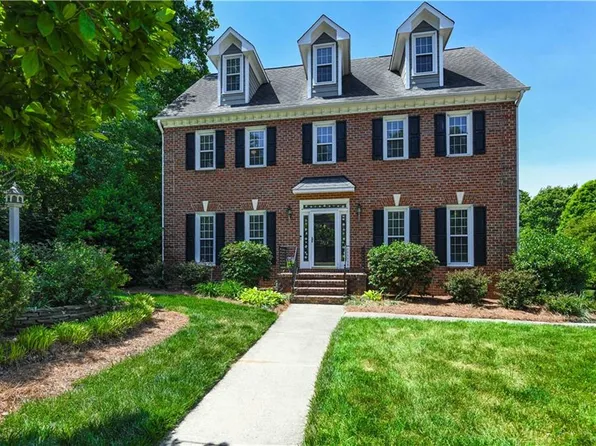2713 Saint Andrews Ct, Jamestown, NC 27282
