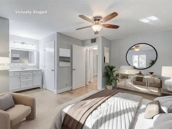 2641 Gately Dr W APT 902, West Palm Beach, FL 33415