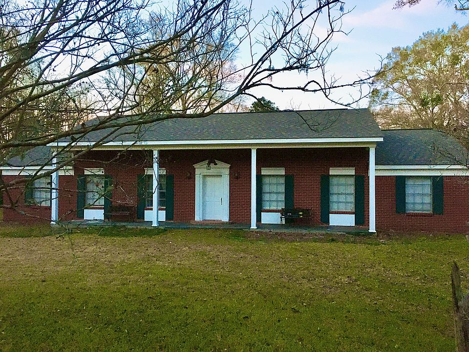 Spacious home on 1.1 acre!