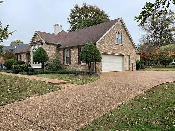 2nd image of 2934 Regenwood Dr