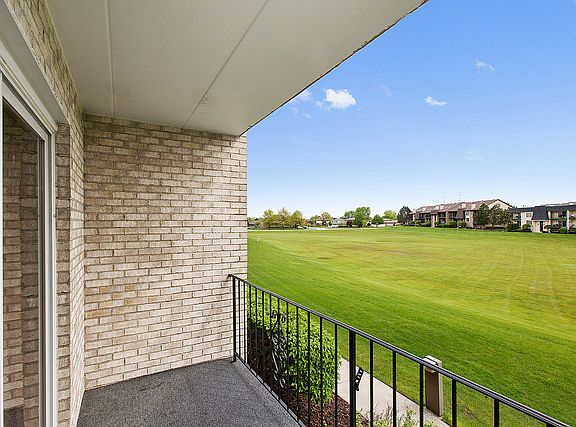 5th image of 15721 Lake Hills Ct Unit 1N