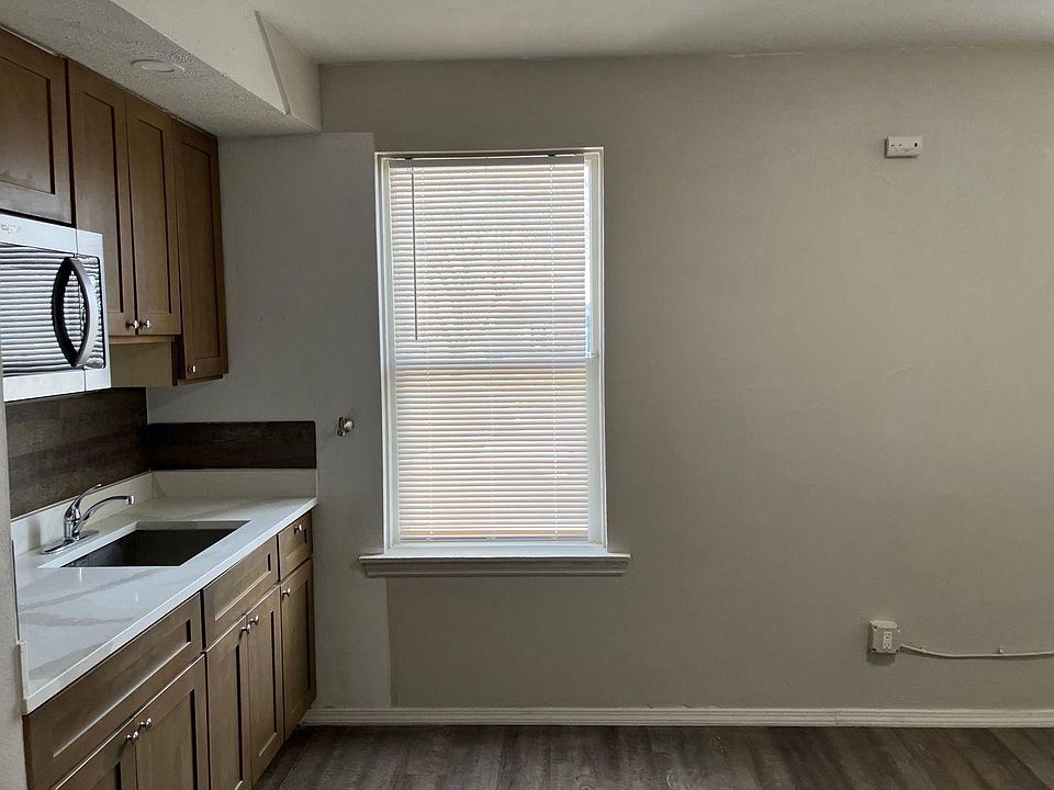2nd image of 6285 Airport Way S #105