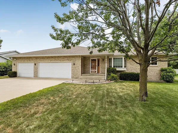 343 Pondview Ln, Saint Joseph, MN 56374