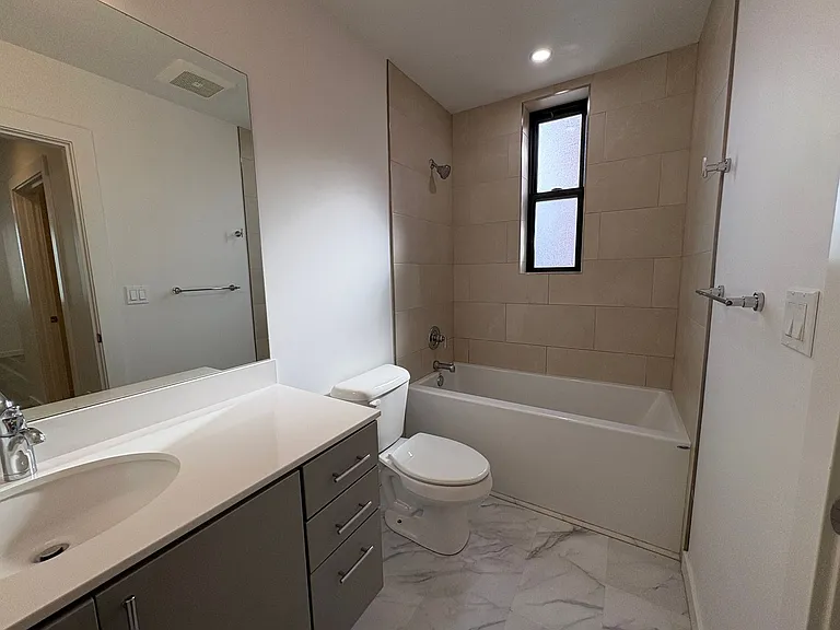 Edric Apartments — Photo 54
