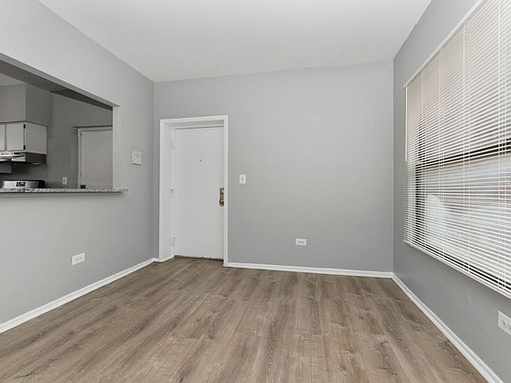 3rd image of 4240 S Michigan Ave #3S