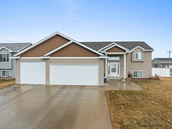 1211 34th Ave SE, Minot, ND 58701