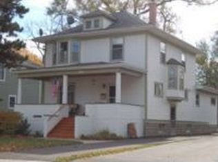 575 Hillside Ave, Glen Ellyn, IL 60137