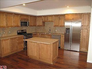 4th image of 1420 Bundy Dr #404